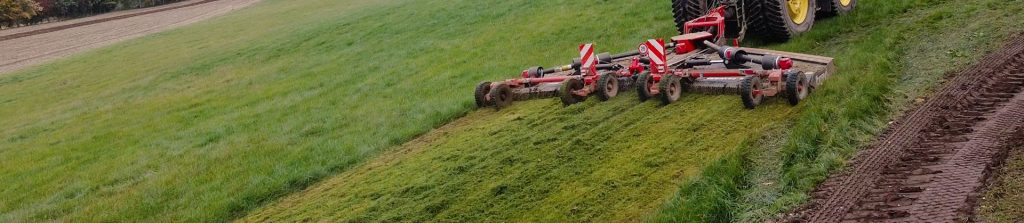 Agrimaster MEGACUT szántófoldi szárzúzó munka közben